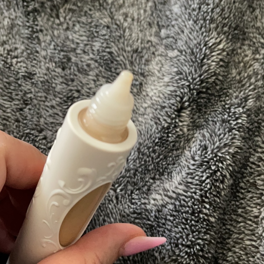 KVD True Portrait 030 Medium Foundation - Picture 6 of 6